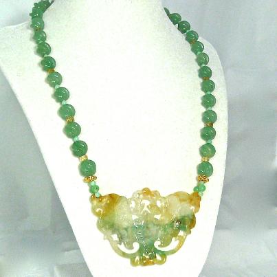 C2747 carved green and golden jade butterfly, carved aventurine bead necklace