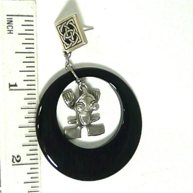 CE1424 onyx loops, silver frog earrings